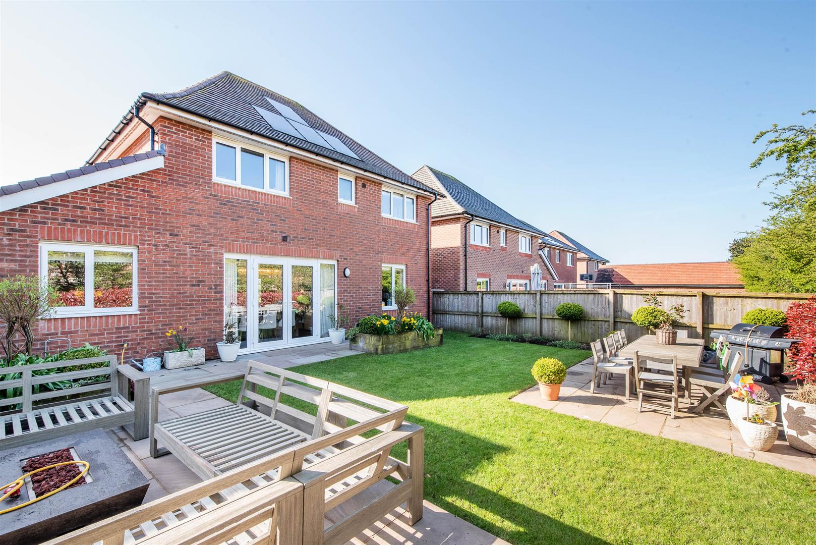 4 bed property in Parkhurst Avenue, Leyland